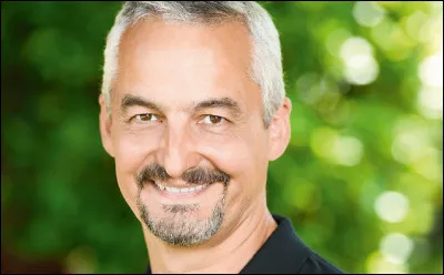 Qui est cet auteur du roman ''Une chance sur un milliard'' ?