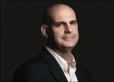 Qui est cet écrivain, auteur du roman policier ''Une chance de trop'' ?