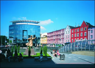 Dans quel pays se trouve Sosnowiec, ville de 200 000 habitants ?