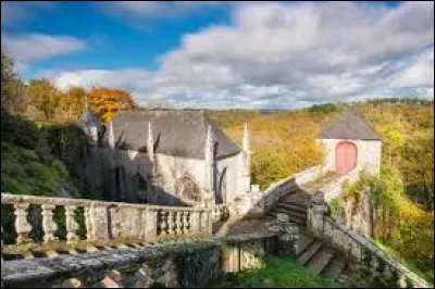 Je vous propose de partir à la découverte de la chapelle Sainte-Barbe, au Faouët. Ville bretonne de l'arrondissement de Pontivy, dominant la vallée de l'Ellé, elle se trouve dans le département numéro ...