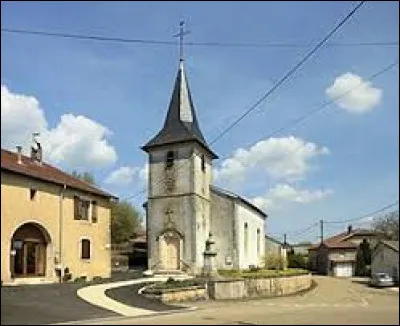 Voici l'église Saint-Martin de Maconcourt. Commune Vosgienne, elle se situe dans l'ancienne région ...