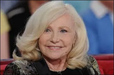 Chanteuse / chanson : 
Née le 07 avril 1947, Michèle Torr est une chanteuse à qui on doit des succès comme ''Ce soir je t'attendais'' en 1966 ou ''Emmène-moi danser ce soir'' en 1978. Elle chantera à deux reprises à l'Eurovision : la première fois en 1966 pour le Luxembourg, et une seconde fois en 1977 avec sa chanson ''Une petite française''. 
Quel pays représenta-t-elle ?