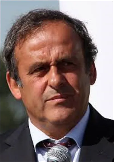 Sport : 
Michel Platini voit le jour à Joeuf (Meurthe-et-Moselle) le 21 juin 1955. Considéré comme l'un des plus grands joueurs de football de l'histoire, il gagna, entre autres, l'Euro 1984 et sera deux fois demi-finaliste de la Coupe du monde en 1982 et 1986. Jouant dans des clubs comme l'AS Nancy Lorraine et de l'AS Saint-Étienne.
Dans quel club italien finira-t-il sa carrière ?