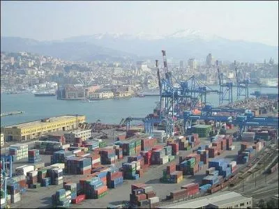 Ces grosses caisses mtalliques sont appeles :