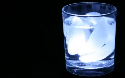 Laquelle de ces sociétés connues dans le domaine de l'eau produit l'Oasis ?