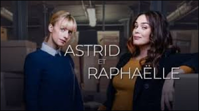 Dans la série "Astrid et Raphaëlle", de quoi est atteinte la documentaliste Astrid Nielsen ?