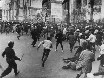 Des manifestations d'étudiants, ainsi que des grèves générales et sauvages eurent lieu en France en...