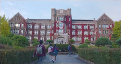 Pourquoi Im Ju-kyung a-t-elle changé de lycée ?