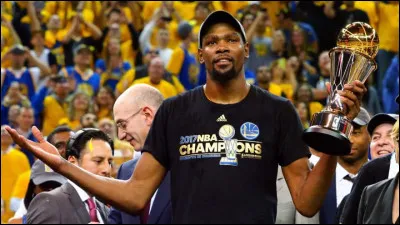 Si tu &eacute;tais plusieurs fois champion NBA, combien de troph&eacute;es de MVP des Finales penserais-tu remporter ?