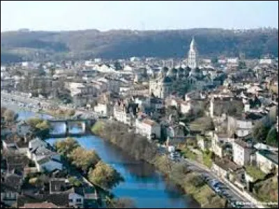 Comment appelle-t-on les habitants de Périgueux ?