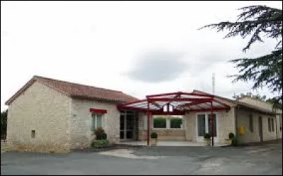 Commune néo-aquitaine surplombant la vallée du Lot, en Guyenne, Monségur se situe dans le département ...