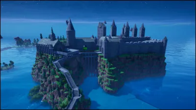 Avec quel moyen de transport Harry Potter arrive-t-il à Poudlard ?