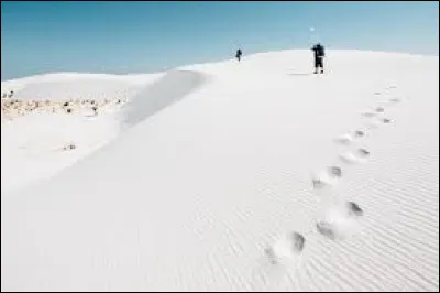 Dans quel pays se situe White Sands, un désert au sable blanc ?