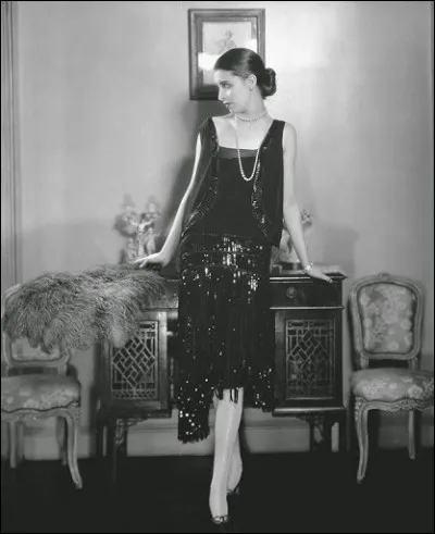 Mod comme mode : qui a inventé, en 1913, un style révolutionnaire de la mode féminine privilégiant le côté pratique et confortable lié à l'élégance, bien sûr, et à qui l'on doit la petite robe noire ?