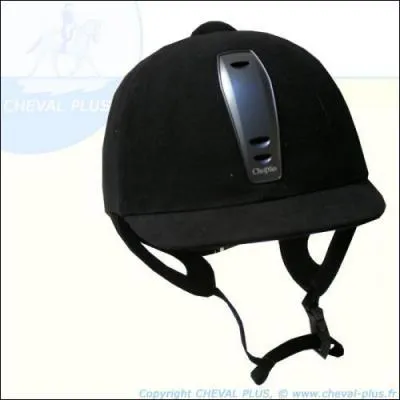 Que doit-on porter obligatoirement pour monter à cheval ?