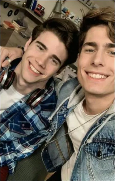 Ces deux personnages sont-ils frères ? 
(On l'apprend dans la saison 2)