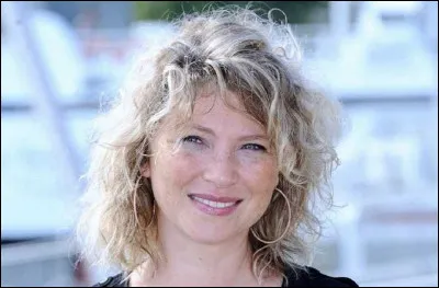 Dans quelle série policière, Cécile Bois est-elle l'actrice principale ?