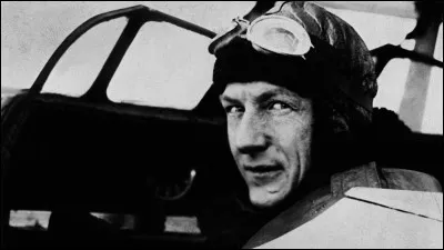 As de l'aviation française pendant la Grande Guerre, il se reconvertit ensuite dans une école de pilotage et dans des démonstrations aériennes ; il entreprend en 1927 la traversée Paris-New York sans escale et disparaît en mai 1927 lors de sa tentative ; l'avion - l'Oiseau blanc - n' a jamais été retrouvé.