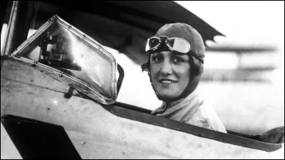 Elle obtient son brevet de pilote en 1925 ; elle est en 1930-31, la première aviatrice française à battre de nombreux records de durée et de distance. En 1936, elle traverse l'Atlantique Sud en 12 heures 5 minutes. Elle pilote pour l'armée de l'air en 1940. Elle meurt dans un accident aérien en 1952.
