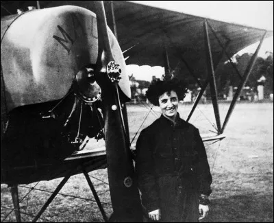 Après avoir obtenu son brevet de pilote à 25 ans en 1920, elle devient célèbre en 1921 pour son survol de la Cordillière des Andes. Elle est connue pour ses engagements : pour les droits des femmes, pour la république espagnole et dans la résistance.
