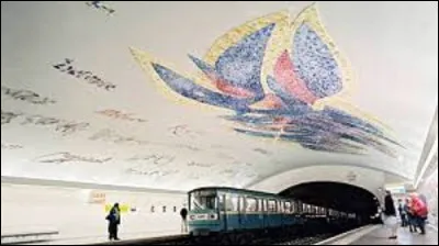 ''Cluny- La Sorbonne'' est une station de la ligne 10 qui fut inaugurée le 15 février 1930. Appelée à l'origine ''Cluny'', elle doit sa dénomination au musée de Cluny dont elle assure la desserte. Que peut-on visiter dans ce lieu ?