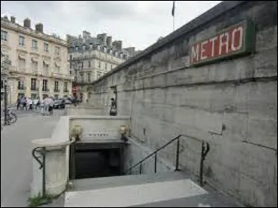 Restons un instant sur cette station. Son nom aurait-été choisi par le Directoire afin de réconcilier les Français après les excès de la Terreur qui dura de 1793 à 1794. Qui était alors en place au gouvernement révolutionnaire ?