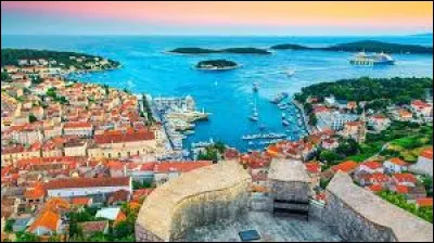 Krk, Korčula, Brač, Hvar, Pag, Ugljan sont des îles :