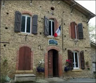 Pour finir, je vous emmène à Séailles. Petit village occitan de 51 habitants, il se situe dans le département ...