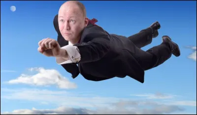 Comment s'appelle l'homme qui vole avec le point en avant ?