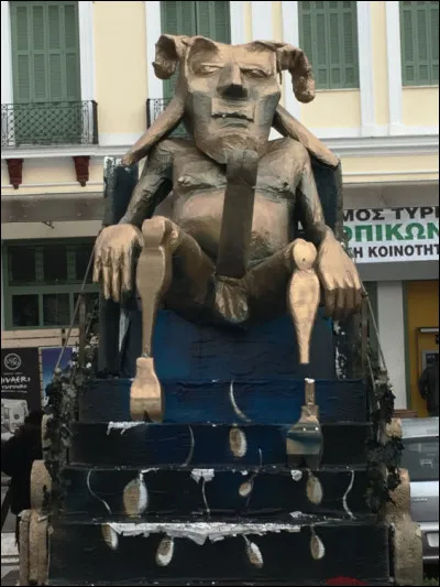 C'est au moins depuis les calendes grecques que l'on organise des "fêtes phalliques" à Tyrnavos, en ...