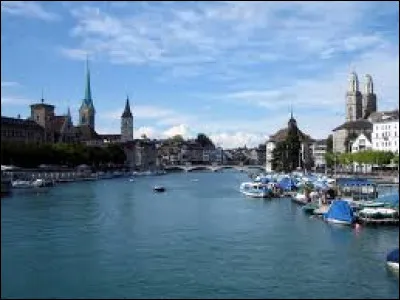 La Limmat est une rivière :