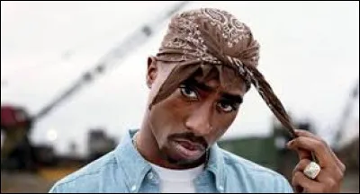 Quel était le nom de scène du rappeur Tupac Shakur ?