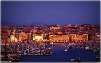 Quelle basilique représente Marseille ?