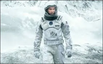 Qui est le r&eacute;alisateur du film "Interstellar" ?