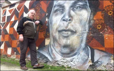 En 1993, il meurt dans son lit dans un hôtel à Paris, des suites d'une insuffisance cardiaque congestive. Que s'était-il passé la veille ?