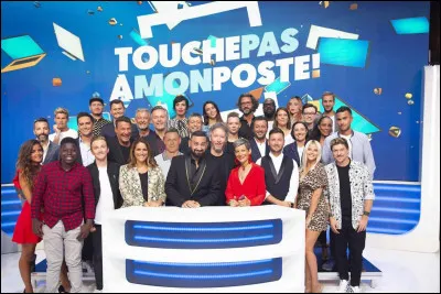 Qui présente chaque soir l'émission TPMP sur C8 ?