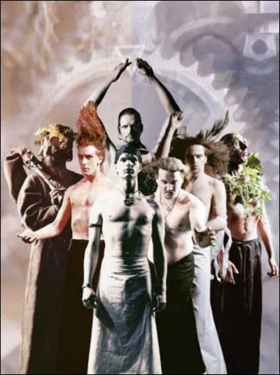 Complétez : 
"La... s'il vous plaît (bis)"