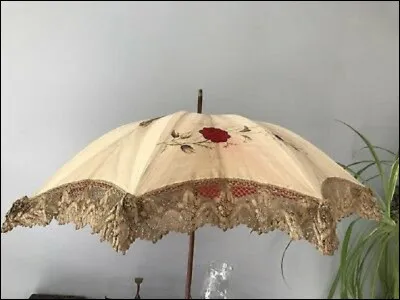 Dans quel pays aurait été conçu le parapluie-parasol démontable au Ier siècle ?