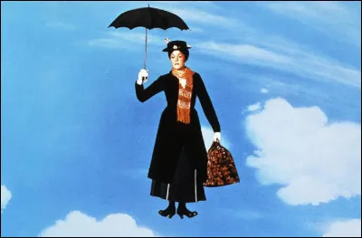 Qui joue le rôle de Mary Poppins avec son célèbre parapluie dans le film américain au titre éponyme de Robert Stevenson ?