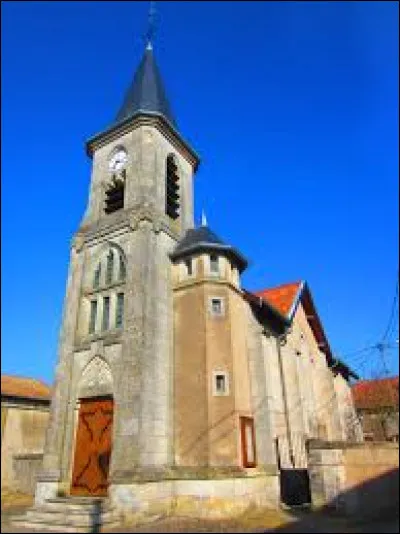 Nous sommes dans le Grand-Est devant l'église Saint-Mansuy de Hamonville. Village du Toulois, il se situe dans le département ...