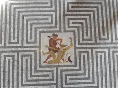 Qui a construit le labyrinthe de Cnossos  ?