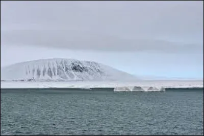 À quel pays appartiennent les îles de la terre du Nord ?