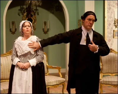 Lui - Avant que de parler, prenez-moi ce mouchoir

Elle - Comment ?

Lui - Couvrez ce sein que je ne saurais voir : 
Par de pareils objets les âmes sont blessées,
Et cela fait venir de coupables pensées. 

De quelle oeuvre de Molière cette tirade est-elle extraite ?