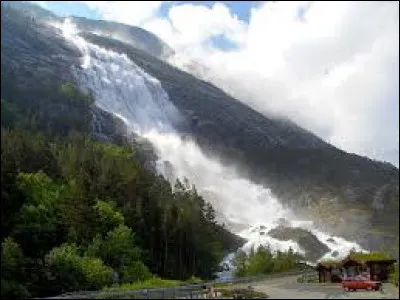 Saurez-vous retrouver le pays des cascades Langfoss !