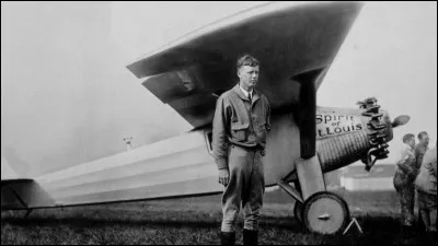 Il a été pilote de l'US Air Mail dans les années 1920 ; puis il a acquis une célébrité internationale en ayant été le premier à relier New York à Paris en vol direct, les 20 et 21 mai 1927, en 33 heures et 30 minutes, avec son avion, le Spirit of Saint Louis.