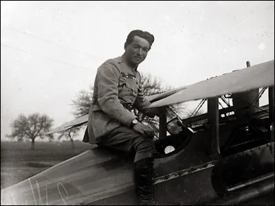 As des as des pilotes français de la première guerre mondiale, il entreprend ensuite la traversée de l'Atlantique : sa tentative échoue avec l'accident du Sikorski S-35 en septembre 1926.