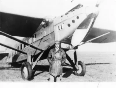 Devenu pilote en 1921 à 19 ans, il est ensuite pilote de ligne chez Latécoère, puis Aéropostale et Air France. Il s'illustre dans les vols transatlantiques et au dessus des Andes. Il disparait au dessus de la Méditerranée en 1940.
