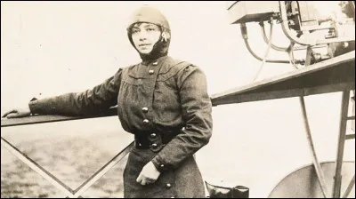 Pionnière de l'aviation, elle est, en 1910, l'une des premières femmes à voler seule. Surnommée "la fiancée du danger", elle est skieuse, alpiniste, infirmière et correspondante de guerre. Elle meurt à 88 ans dans un relatif anonymat.