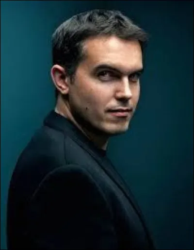 Quelle est la nationalité de Maxime Chattam ?