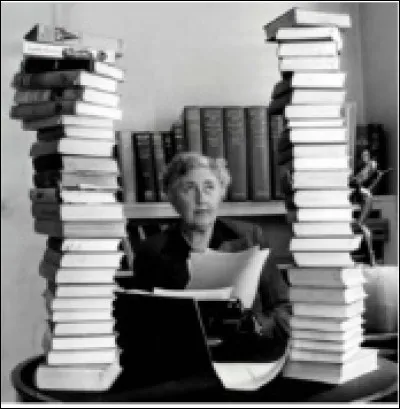 Dans lequel de ces romans d'Agatha Christie Hercule Poirot n'apparaît-il pas ?